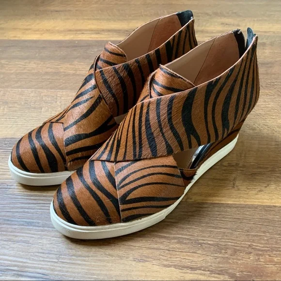 Linea Paolo Faith Genuine Calf Hair Wedge Sneaker - Picture 1 of 7